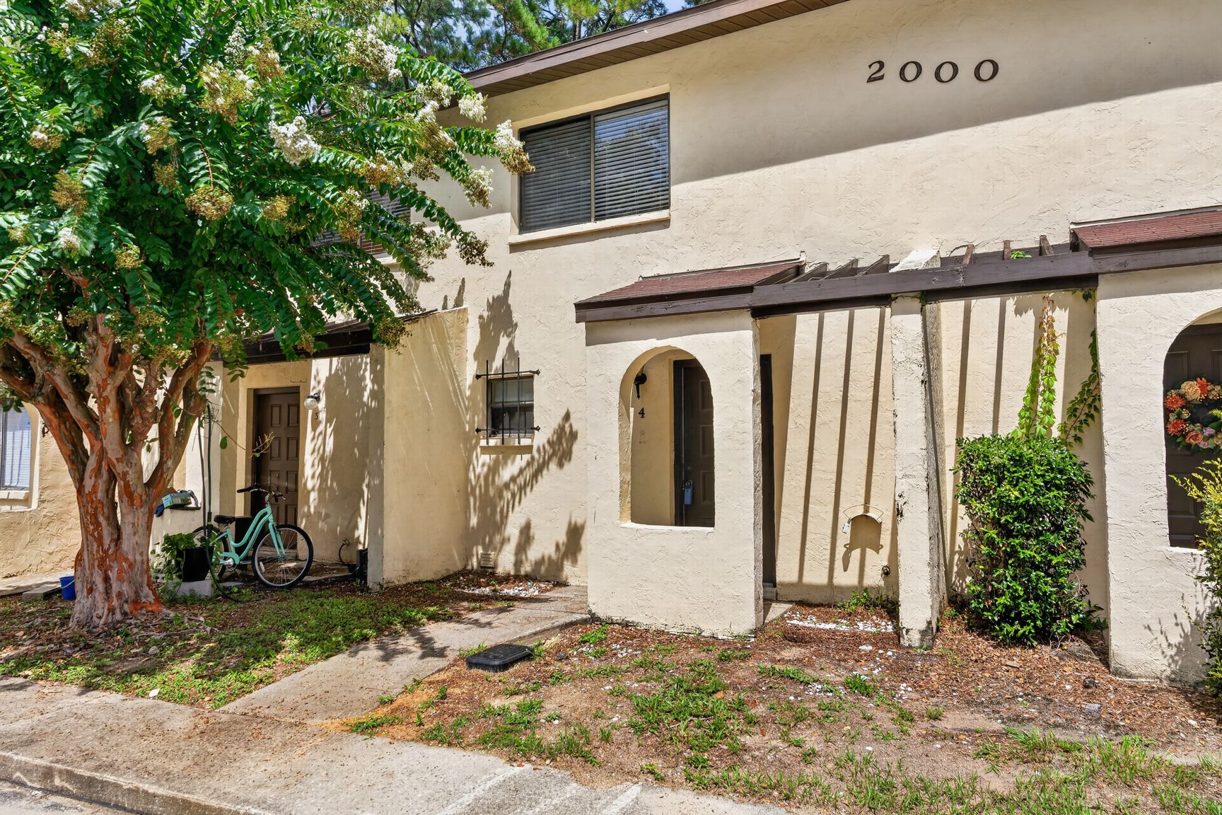 2735 Southwest 35th Place-Unit 2004